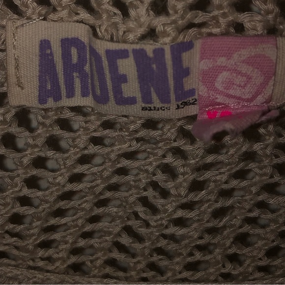 Xs crochet crop medium can fit this beautiful top - Picture 2 of 4